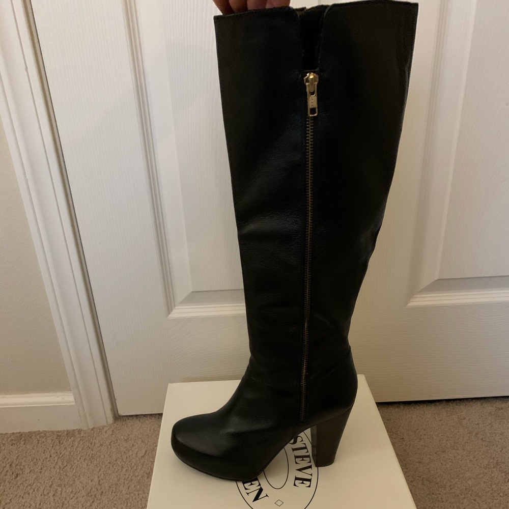Rikki black leather heeled boot by Steve Madden